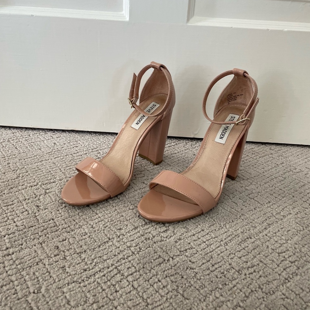 Steve Madden Nude Patent Pumps